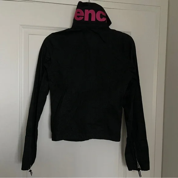 Bench Windbreaker - Picture 2 of 6